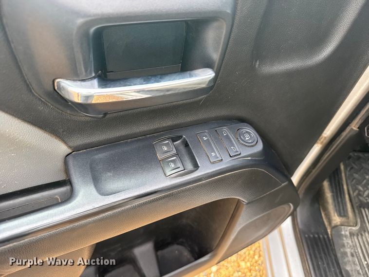 image for item ER2276 2016 Chevrolet Silverado 1500 pickup truck