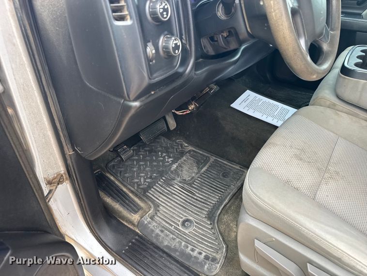 image for item ER2276 2016 Chevrolet Silverado 1500 pickup truck