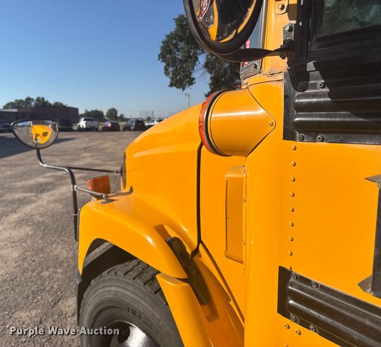 image for item ER2280 2003 Thomas Built school bus