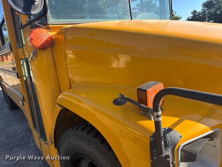 image for item ER2280 2003 Thomas Built school bus