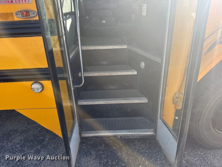 image for item ER2280 2003 Thomas Built school bus