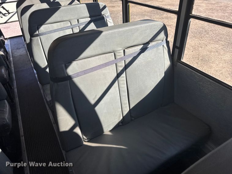 image for item ER2280 2003 Thomas Built school bus