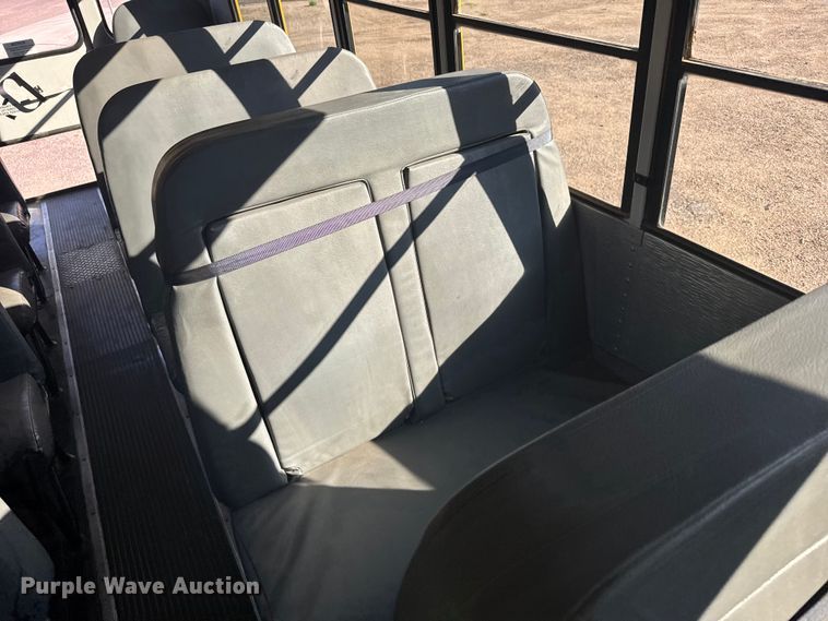 image for item ER2280 2003 Thomas Built school bus
