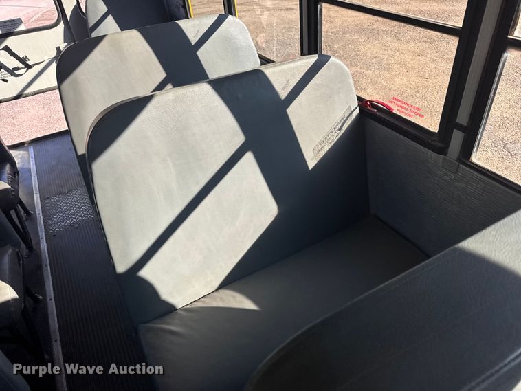 image for item ER2280 2003 Thomas Built school bus