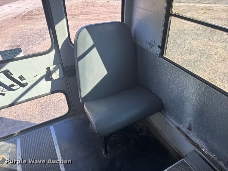 image for item ER2280 2003 Thomas Built school bus
