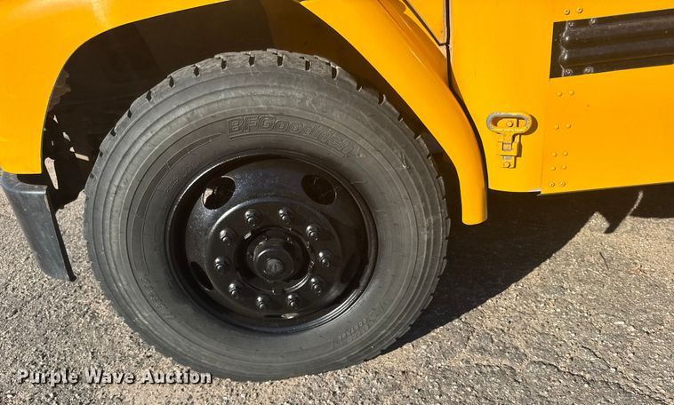 image for item ER2280 2003 Thomas Built school bus
