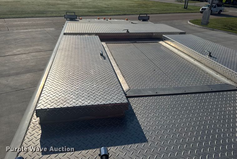 image for item ER2305 1995 Freightliner FL60 rescue vehicle