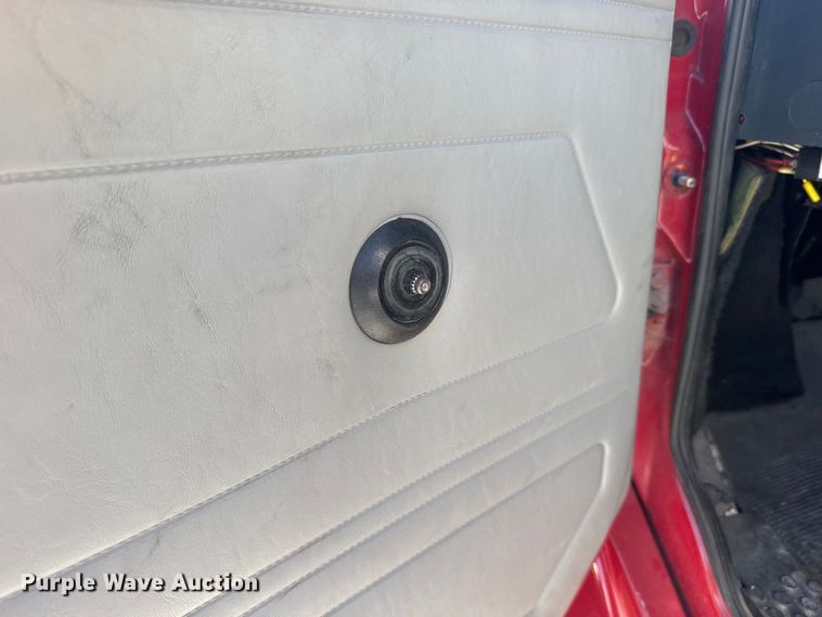 image for item ER2305 1995 Freightliner FL60 rescue vehicle