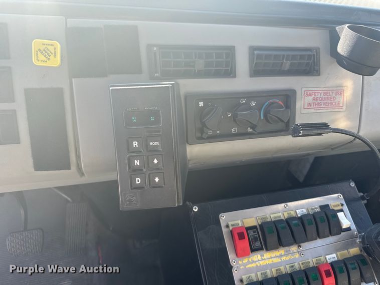 image for item ER2305 1995 Freightliner FL60 rescue vehicle