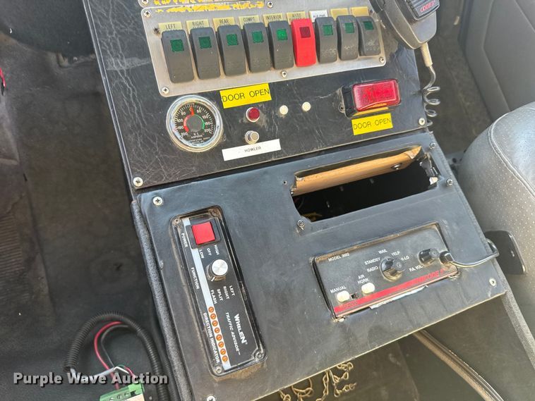 image for item ER2305 1995 Freightliner FL60 rescue vehicle