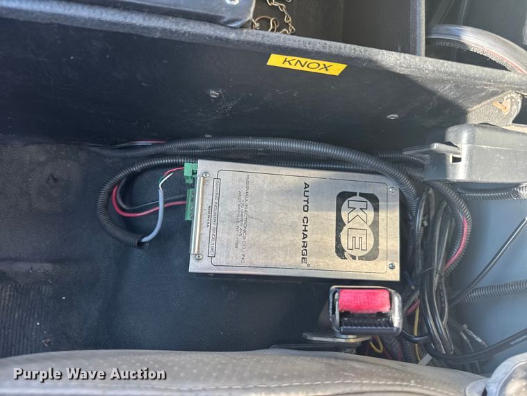 image for item ER2305 1995 Freightliner FL60 rescue vehicle