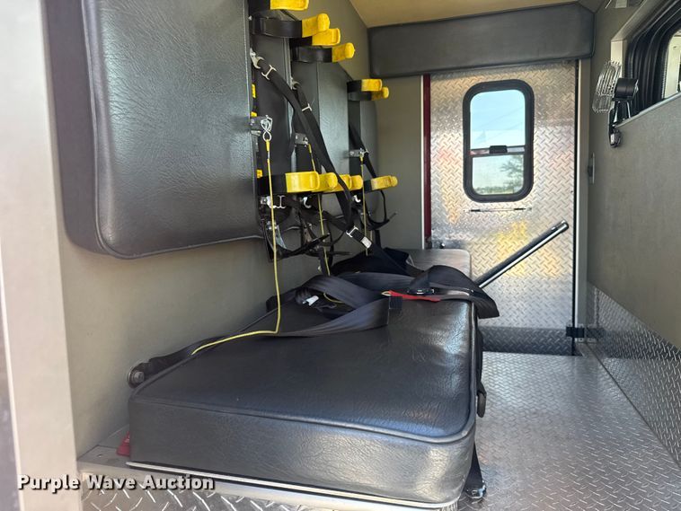 image for item ER2305 1995 Freightliner FL60 rescue vehicle