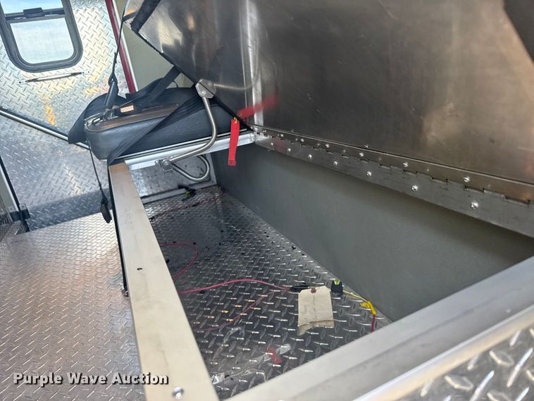 image for item ER2305 1995 Freightliner FL60 rescue vehicle