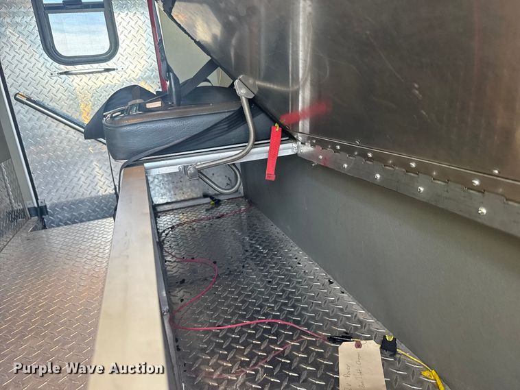 image for item ER2305 1995 Freightliner FL60 rescue vehicle