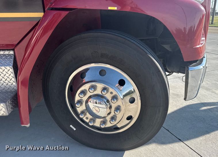 image for item ER2305 1995 Freightliner FL60 rescue vehicle