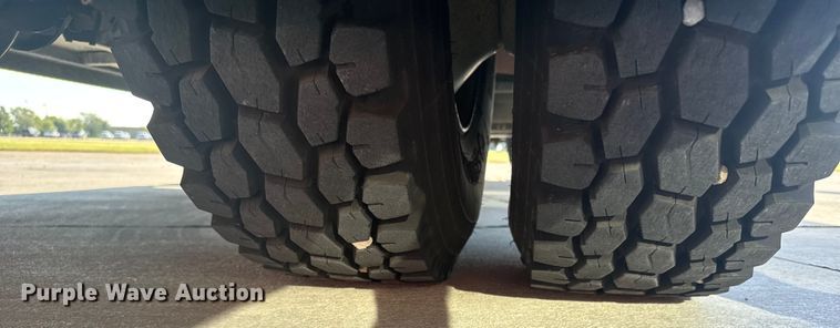 image for item ER2305 1995 Freightliner FL60 rescue vehicle