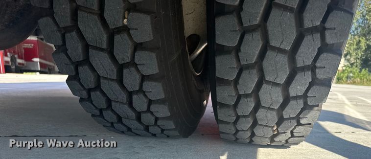 image for item ER2305 1995 Freightliner FL60 rescue vehicle