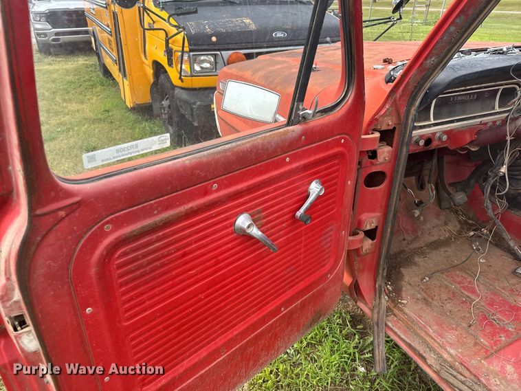 image for item ER2308 1966 Ford F100 pickup truck