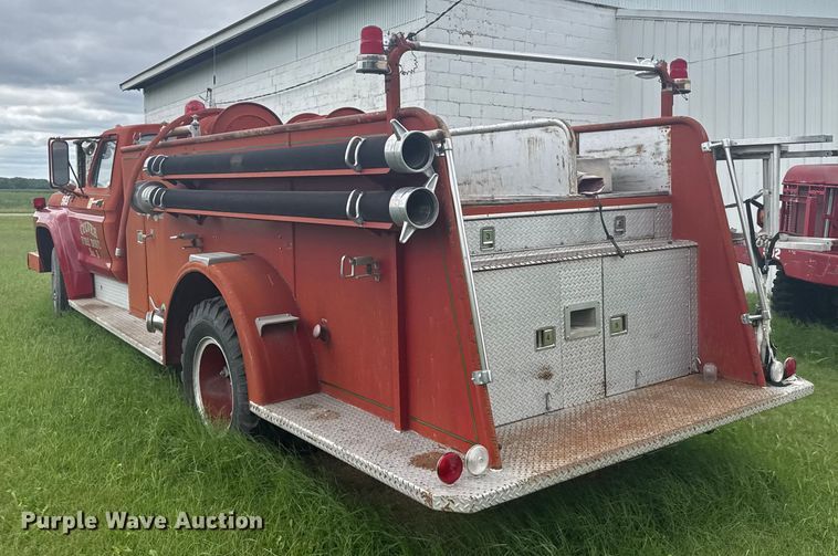 image for item ER2318 1975 Ford pumper fire truck