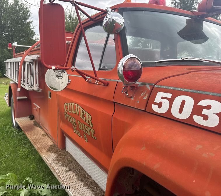 image for item ER2318 1975 Ford pumper fire truck