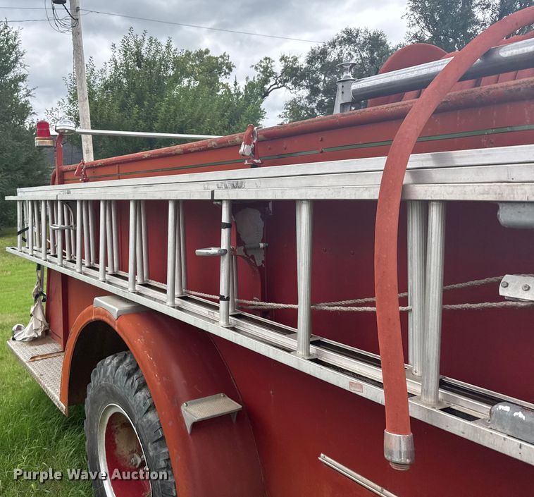 image for item ER2318 1975 Ford pumper fire truck
