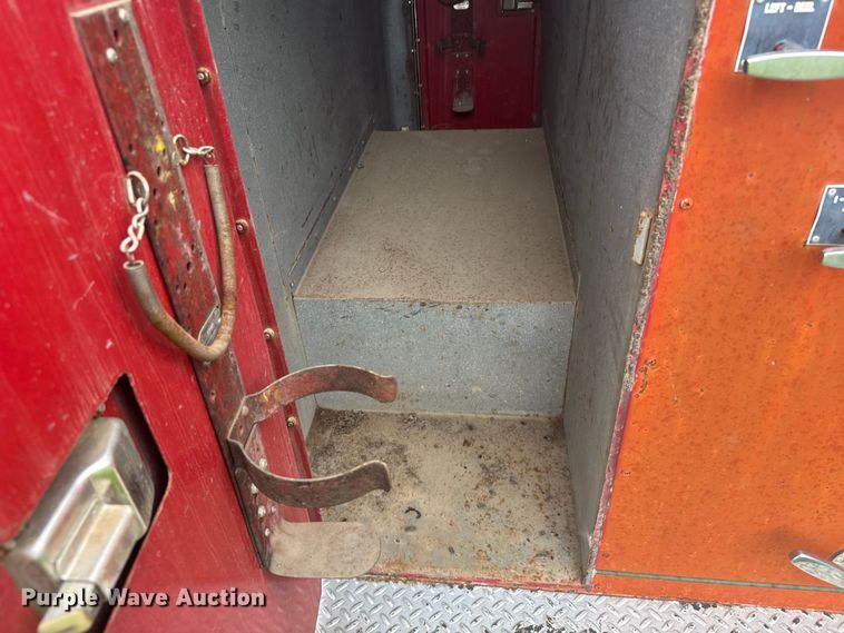 image for item ER2318 1975 Ford pumper fire truck