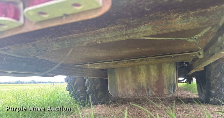 image for item ER2318 1975 Ford pumper fire truck