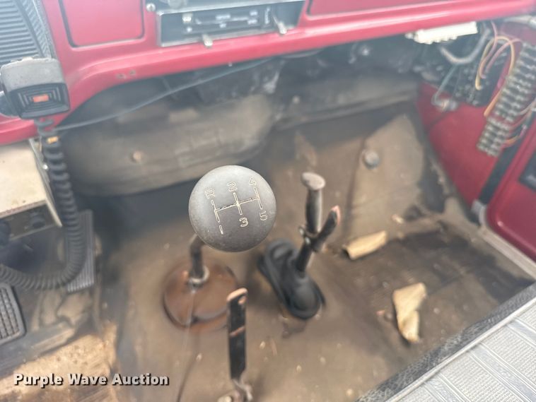 image for item ER2318 1975 Ford pumper fire truck