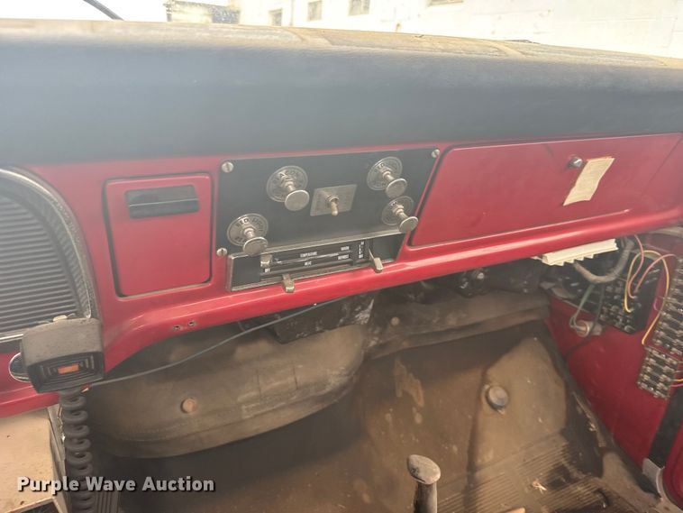 image for item ER2318 1975 Ford pumper fire truck