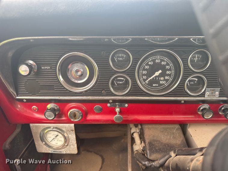 image for item ER2318 1975 Ford pumper fire truck