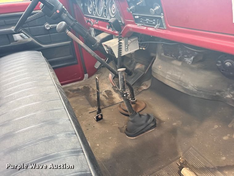 image for item ER2318 1975 Ford pumper fire truck