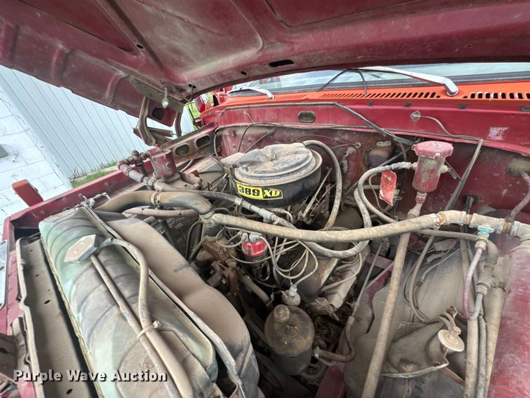 image for item ER2318 1975 Ford pumper fire truck