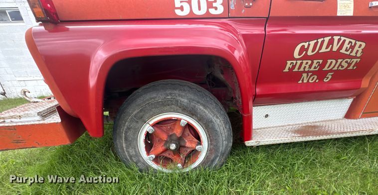 image for item ER2318 1975 Ford pumper fire truck