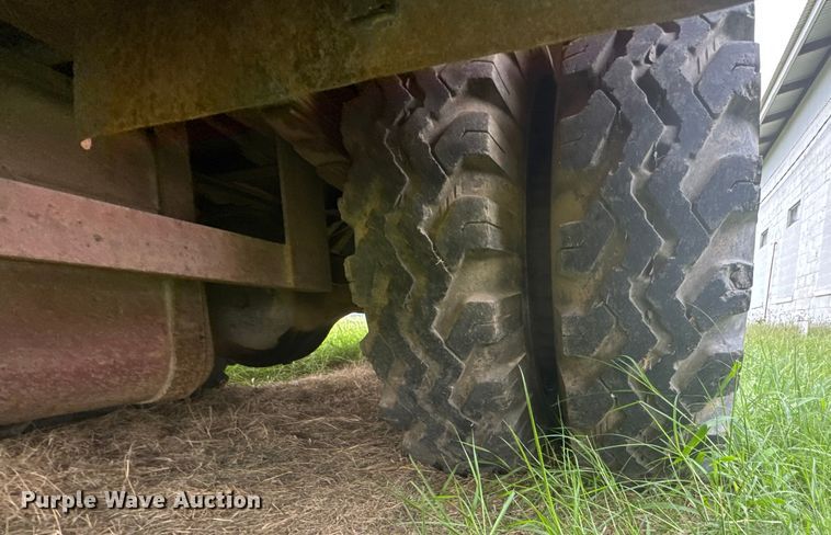 image for item ER2318 1975 Ford pumper fire truck