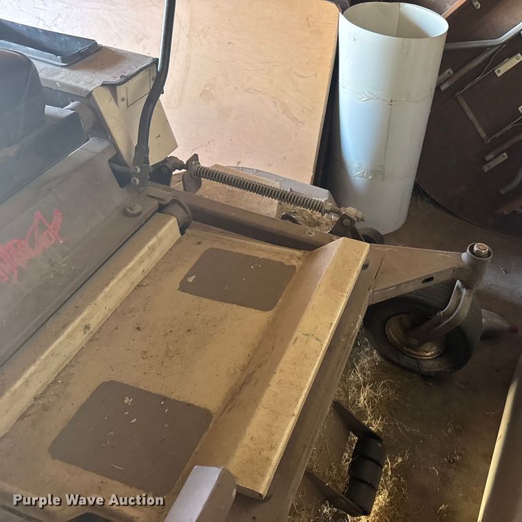 image for item ER2330 Grass hopper 225 ZTR lawn mower