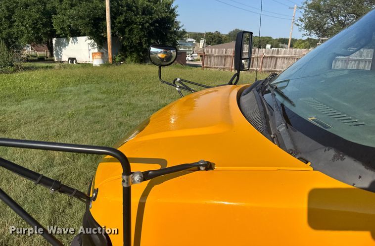 image for item ER2331 2016 Chevrolet Express school bus