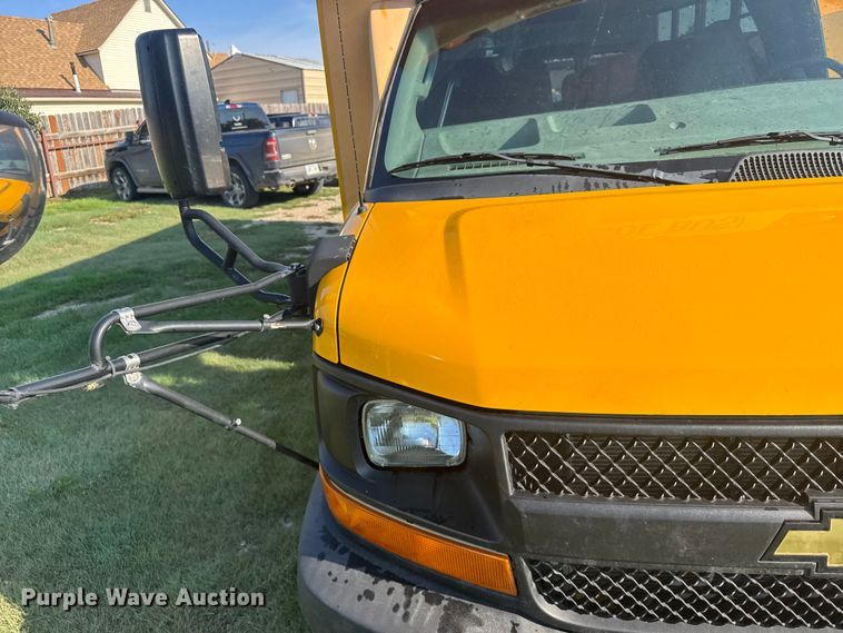 image for item ER2331 2016 Chevrolet Express school bus