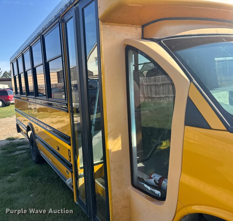 image for item ER2331 2016 Chevrolet Express school bus