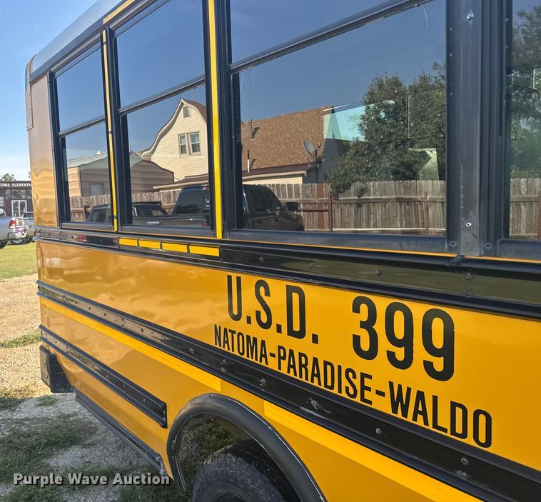 image for item ER2331 2016 Chevrolet Express school bus