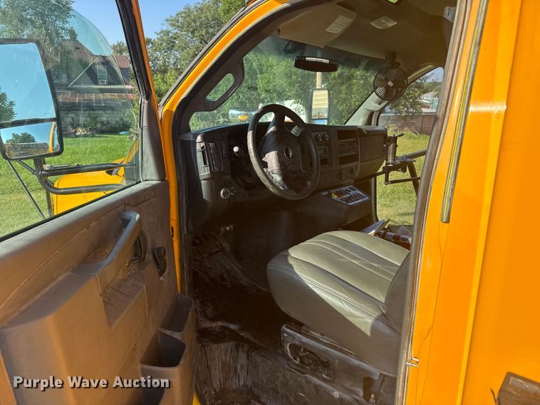 image for item ER2331 2016 Chevrolet Express school bus
