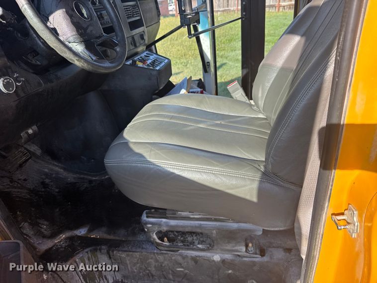 image for item ER2331 2016 Chevrolet Express school bus