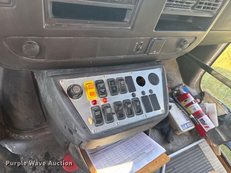 image for item ER2331 2016 Chevrolet Express school bus