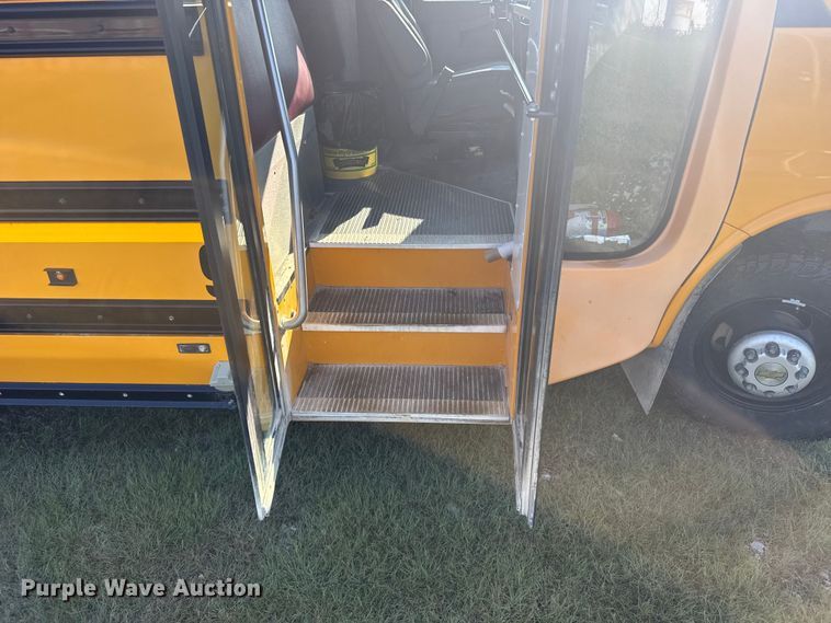 image for item ER2331 2016 Chevrolet Express school bus