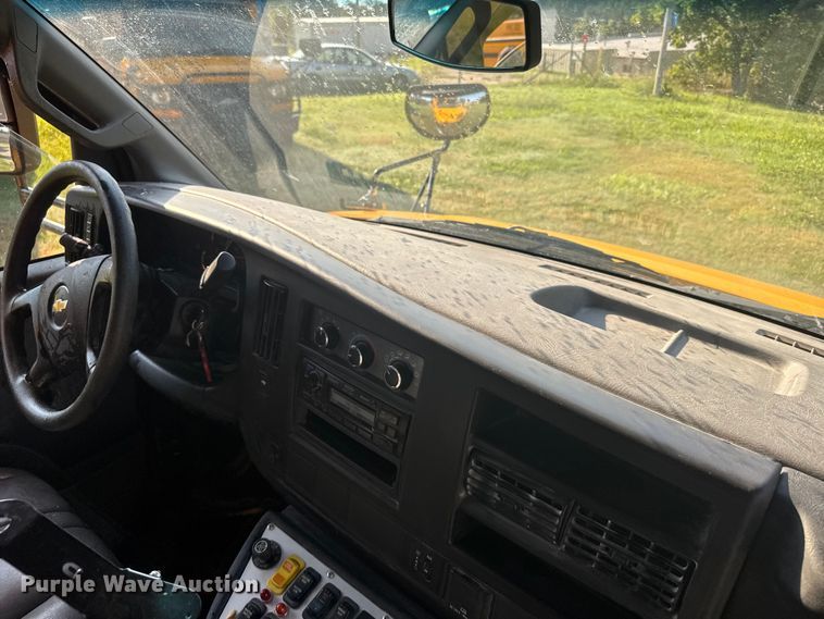 image for item ER2331 2016 Chevrolet Express school bus