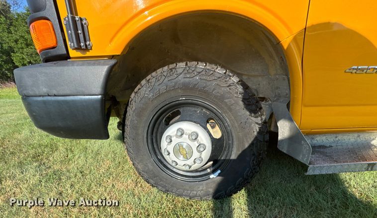 image for item ER2331 2016 Chevrolet Express school bus