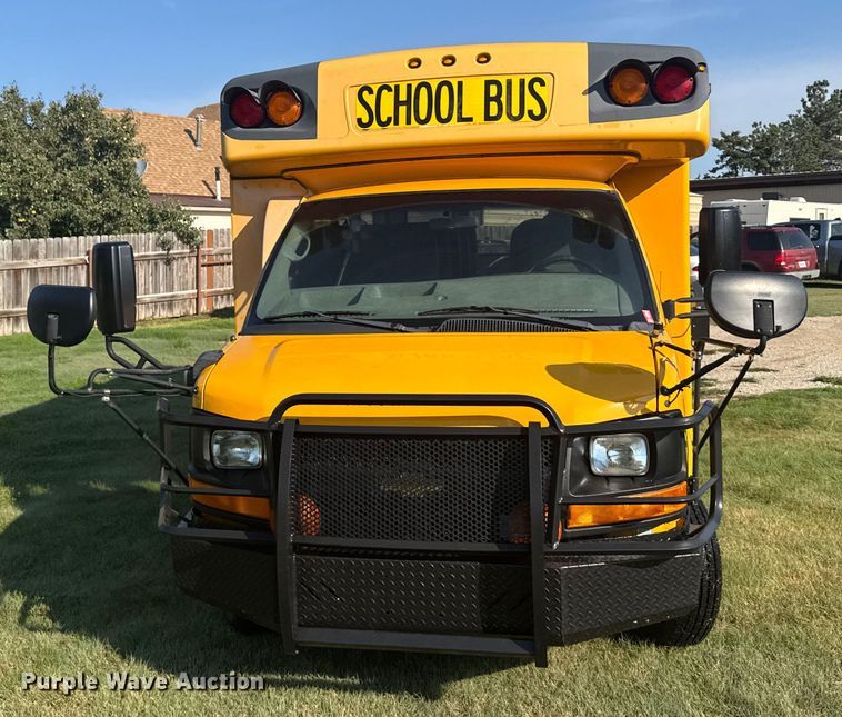 image for item ER2332 2014 Chevrolet Express school bus