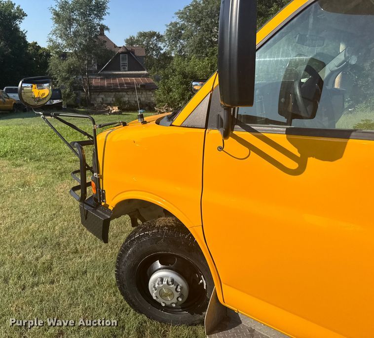 image for item ER2332 2014 Chevrolet Express school bus