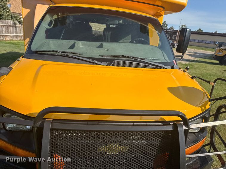 image for item ER2332 2014 Chevrolet Express school bus