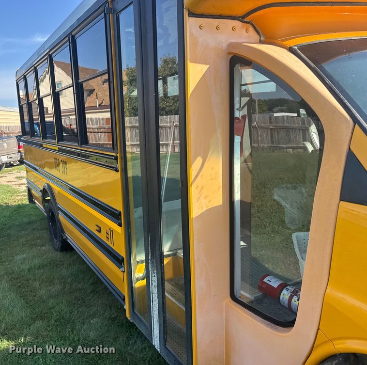 image for item ER2332 2014 Chevrolet Express school bus