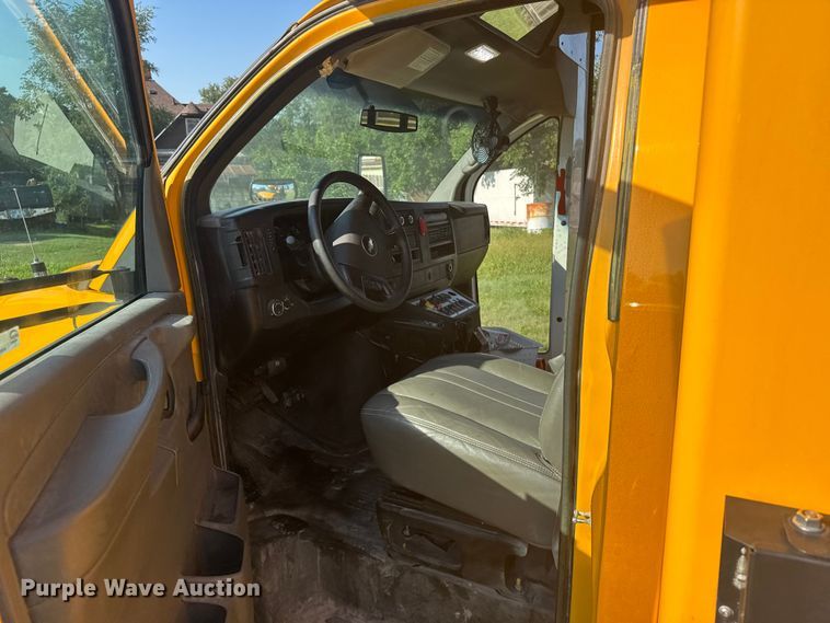 image for item ER2332 2014 Chevrolet Express school bus